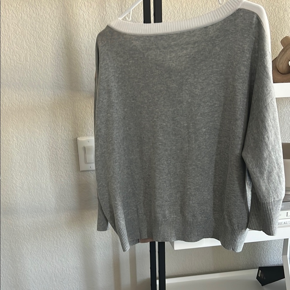 Colorblock V-Neck Sweater - Picture 3 of 4
